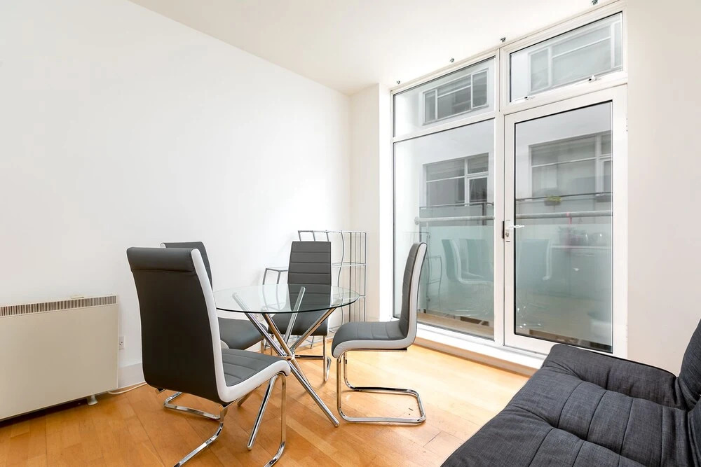 Holloway Road Apartments (Peymans)