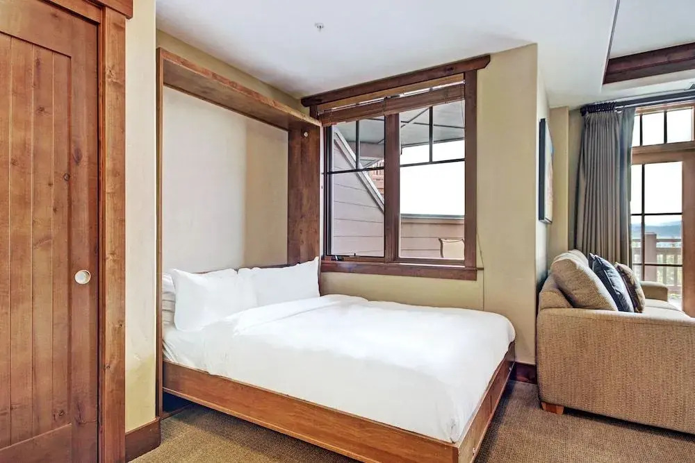 One Ski Hill Place S8212