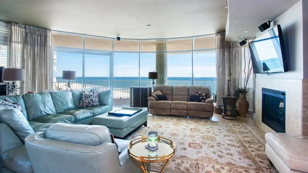 Spacious Four Bedroom With Wrap-around Balcony - Unit Tpd0901