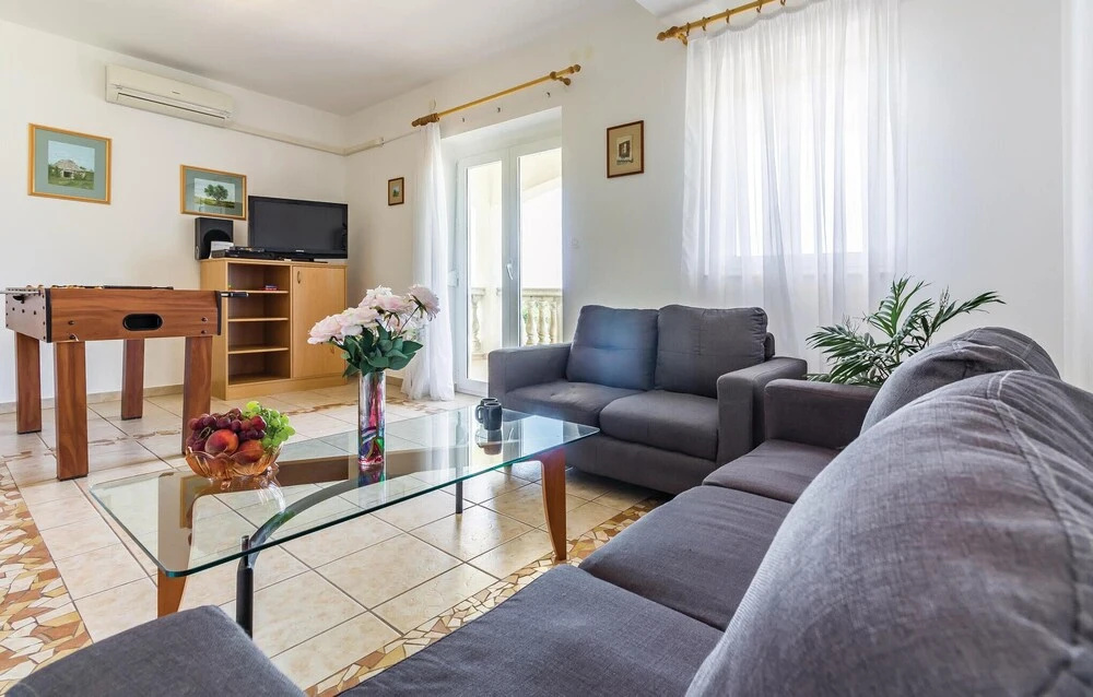 Beautiful Home in Valtura With 4 Bedrooms, Wifi and Outdoor Swimming Pool