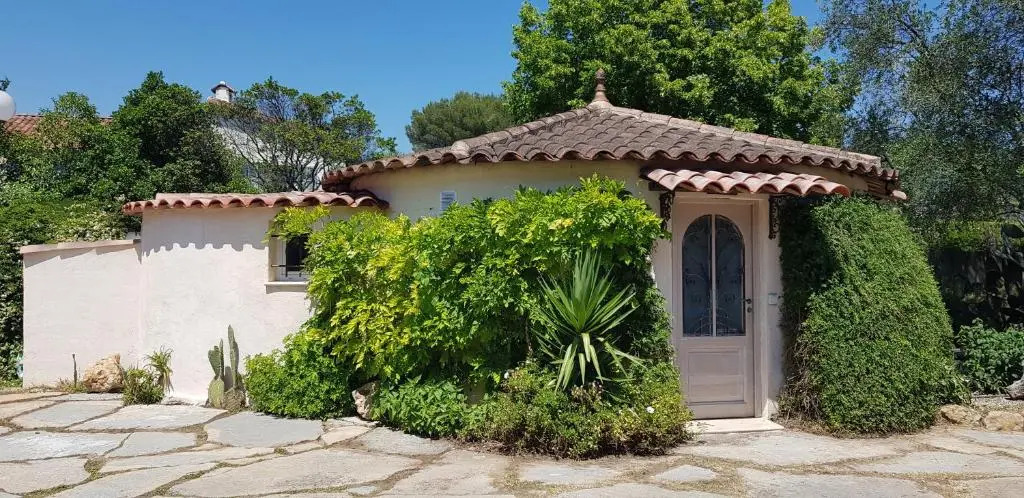 Studio villa château Currault