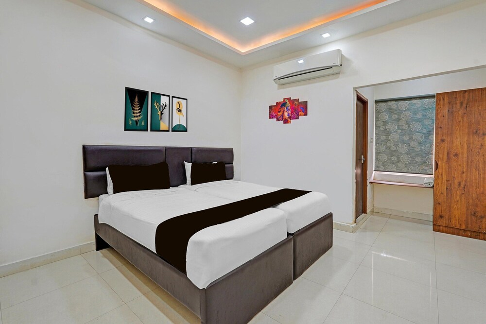 Deluxe Townhouse Arulmigu Devi Temple Chennai