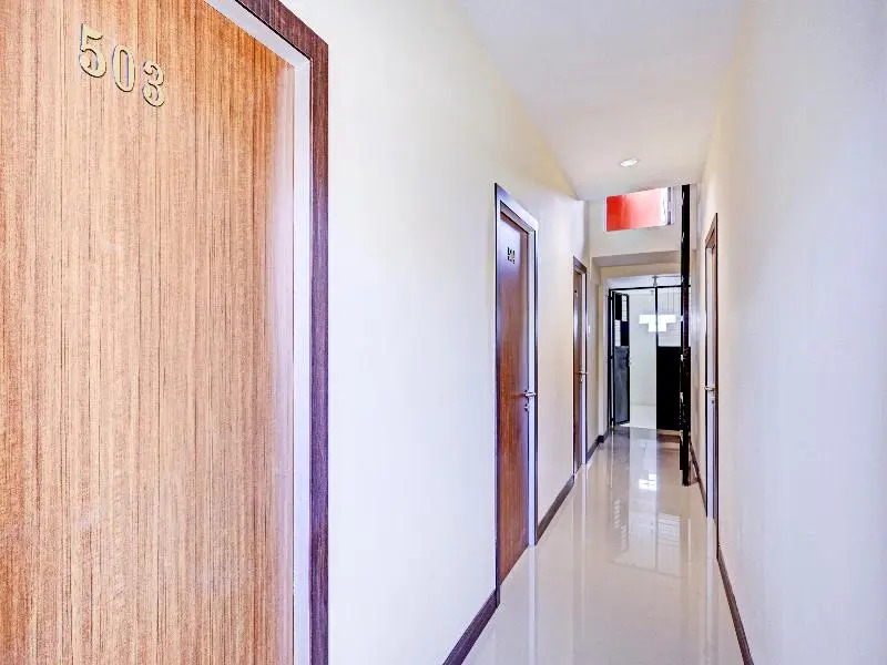 OYO 90350 Hotel Five Star 2