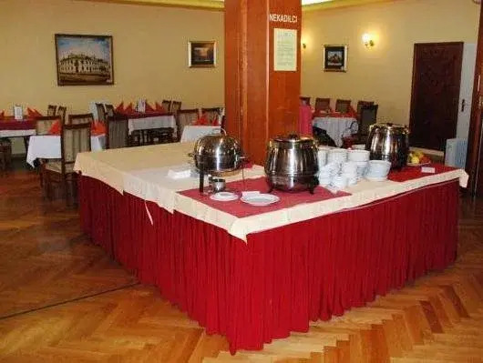 Hotel Zvezda
