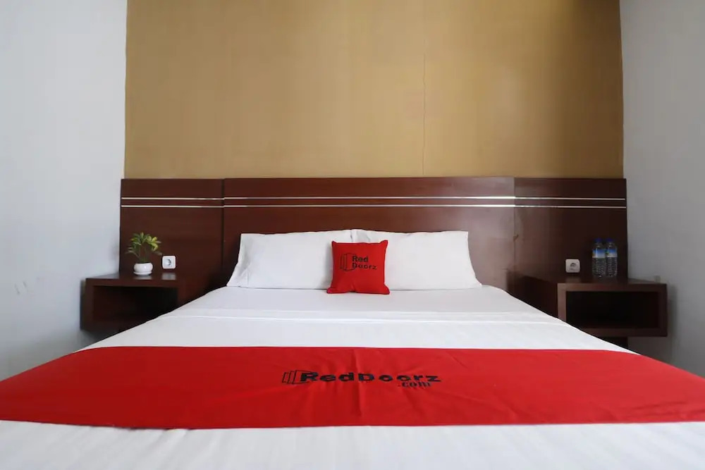 RedDoorz Plus @ Cakranegara