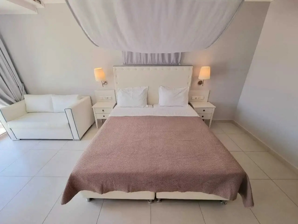 Enjoy Lichnos Bay Village, Camping, Hotel and Apartments