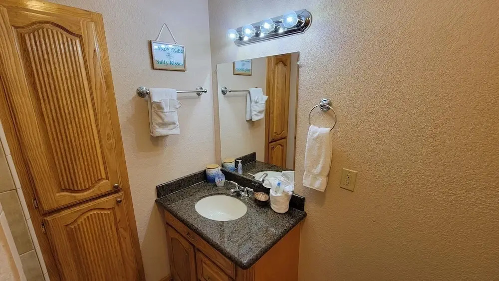 Cozy 2 bedroom Big Pool 75 yards to Beach 2 Bedroom Home by RedAwning