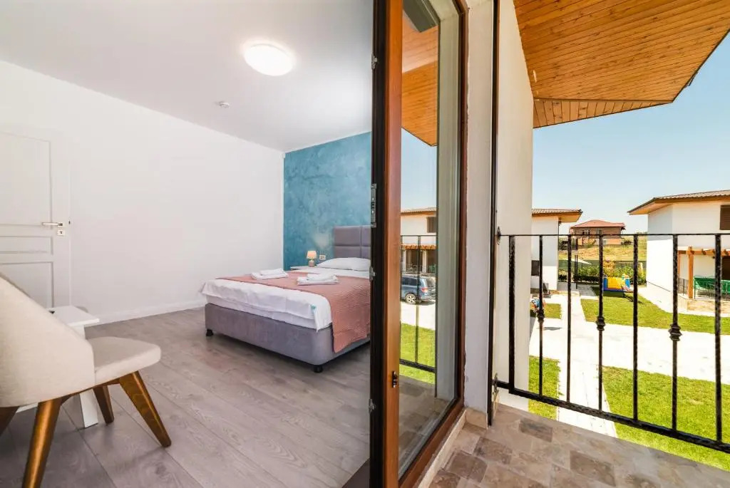 4H Villas
