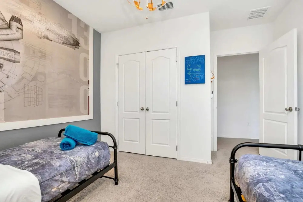 Private Views & Theme Rooms, Perfect for Families!