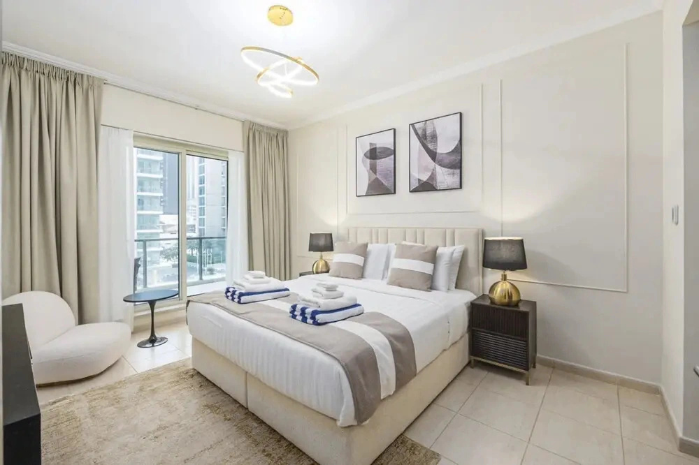 Luxurious Waterfront Stay at Al Majara Dubai Marina