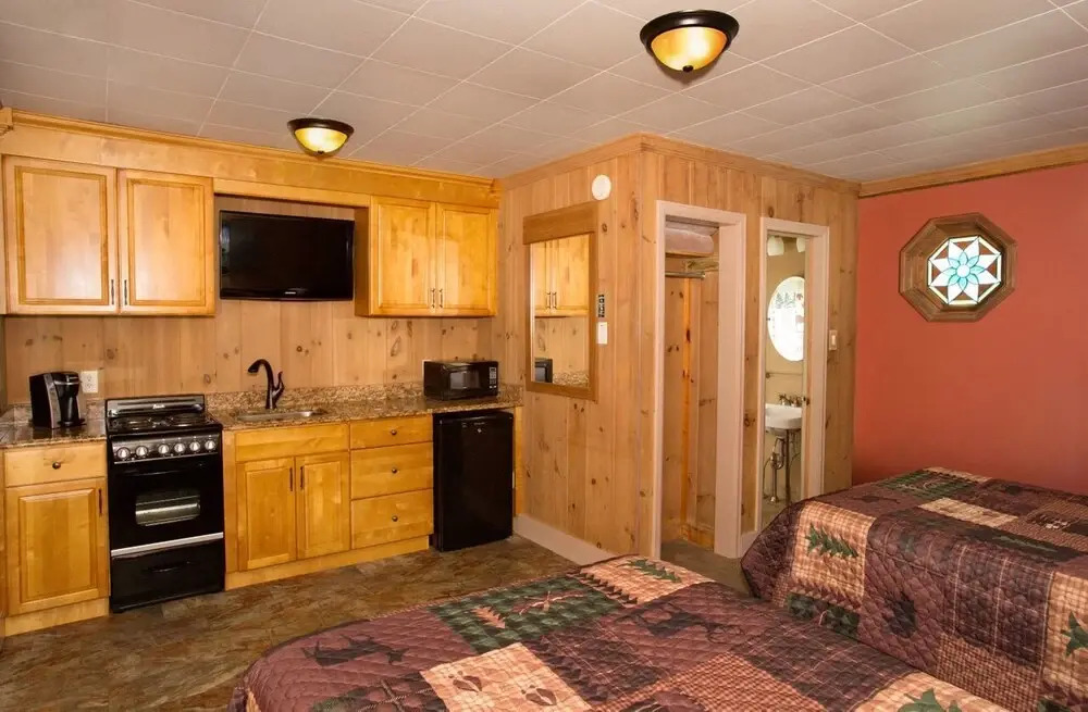 Shore Meadows Lodge LLC