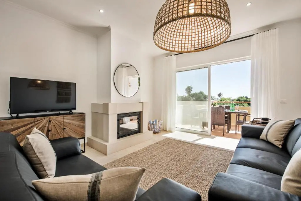 Luxurious First Floor Apartment Sleeps 4
