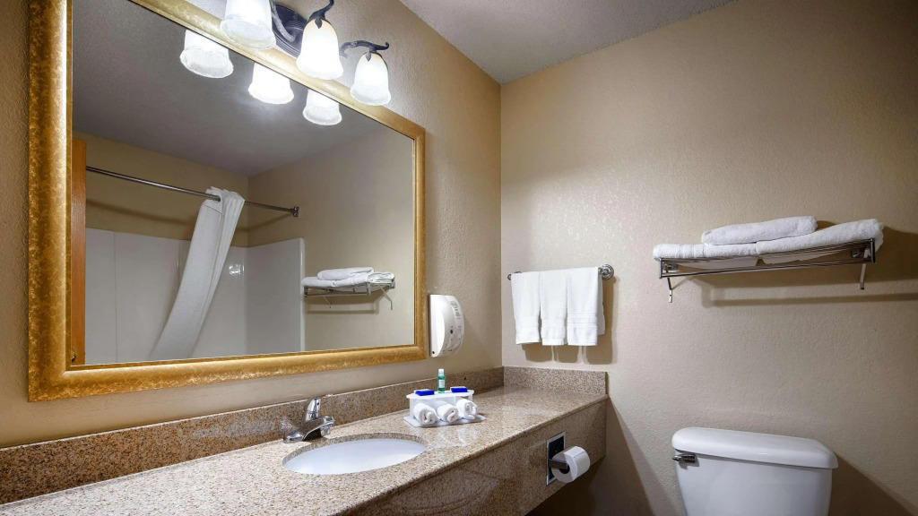 Comfort Inn & Suites Shakopee Downtown Area