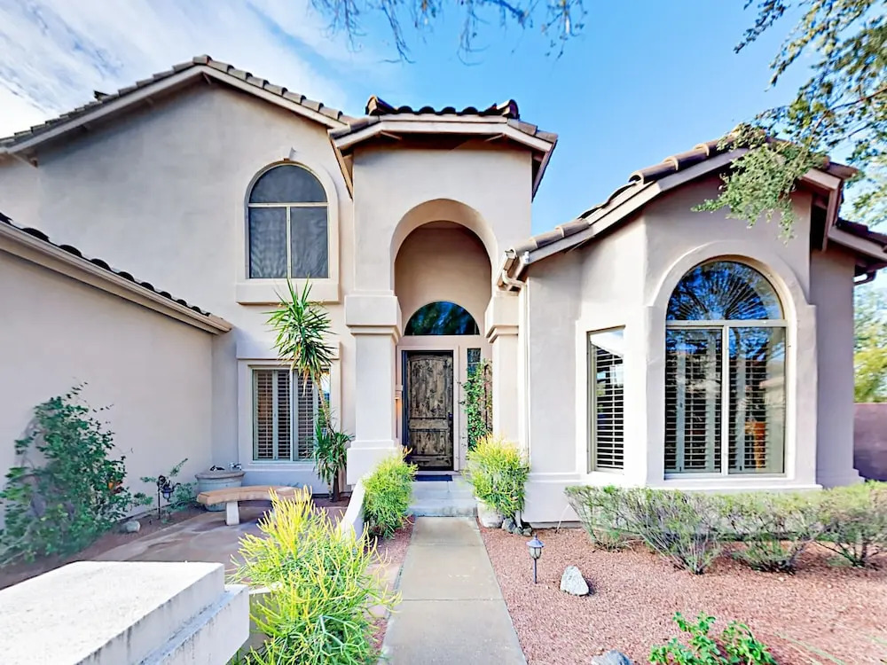 E Sandia Circle - 5 Br Home