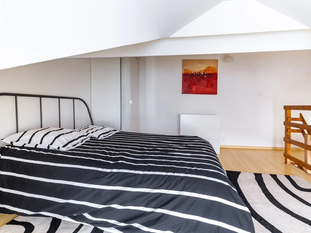 Picturesque Apartment in Bayeux with Private Courtyard