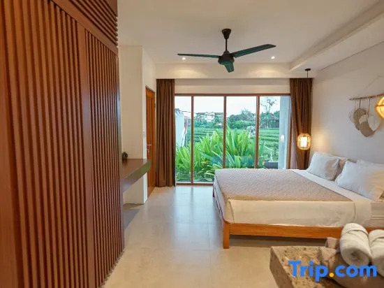 Octo Tropical Bliss Villa - 2BR Private Pool, Berawa Canggu