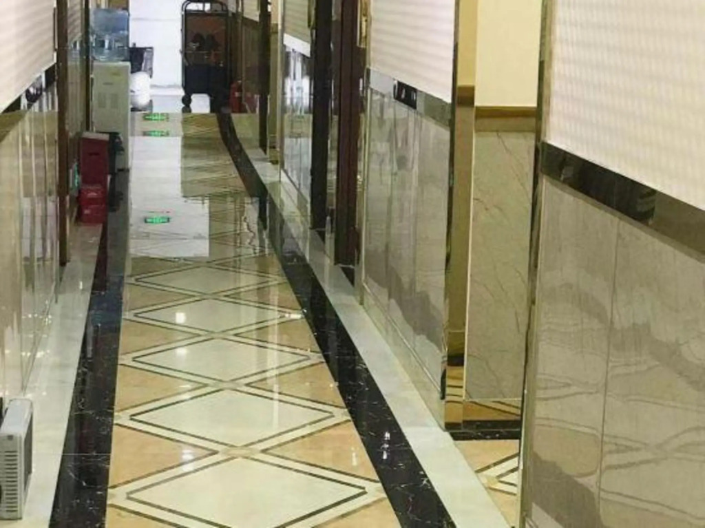 Jinfeng Hotel (Guangzhou Shangxiajiu Pedestrian Street Chenjiazhao Subway Station)