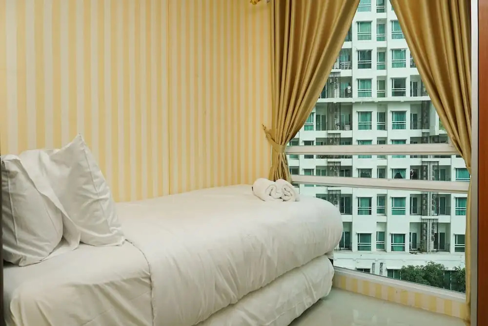 Luxury 2BR at Apartment Woodland Park Residence By Travelio