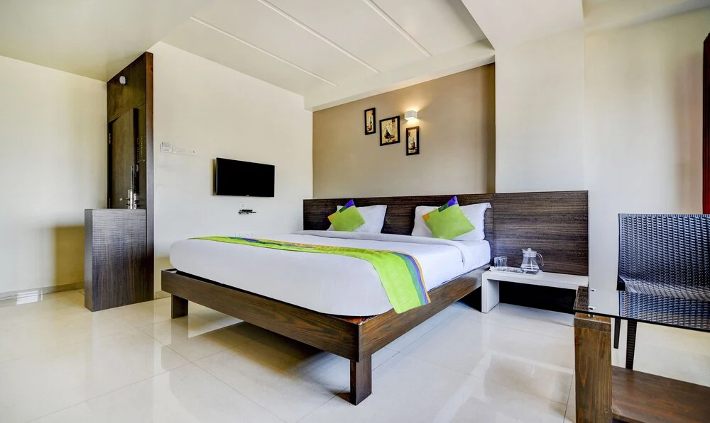 Hotel Sri Sai Suites