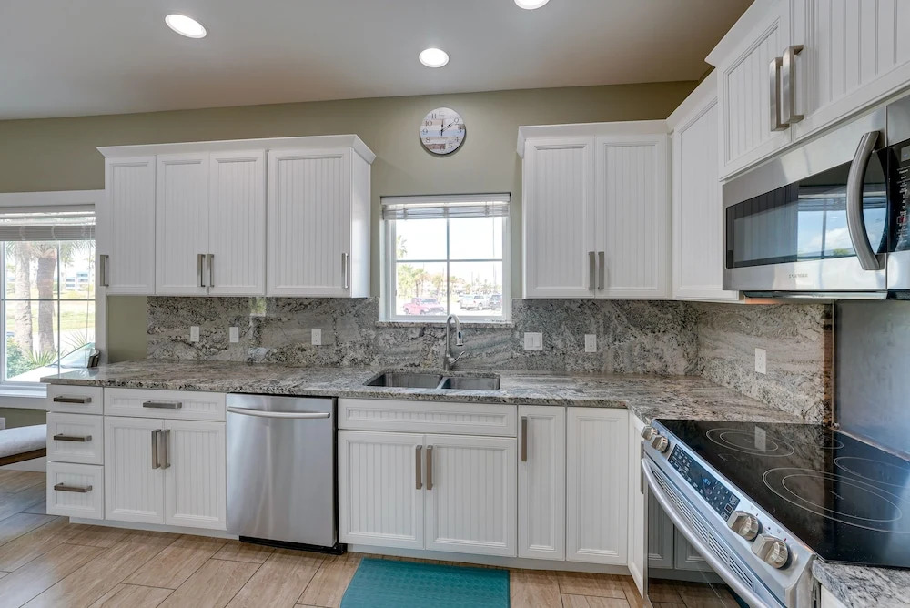 Bright, Modern Corpus Christi Condo: 2 Mi to Beach