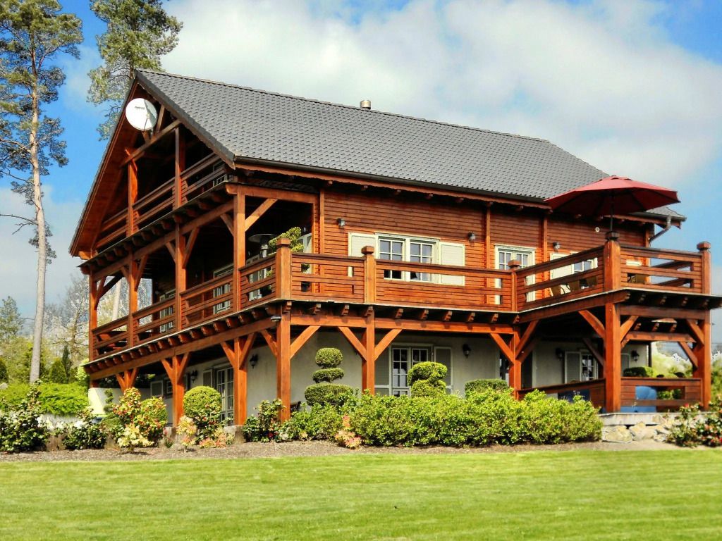 Affluent Chalet in Septon with Whirlpool, Sauna, Hot Tub