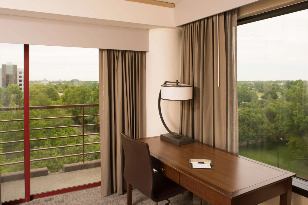 DoubleTree by Hilton Tulsa - Warren Place
