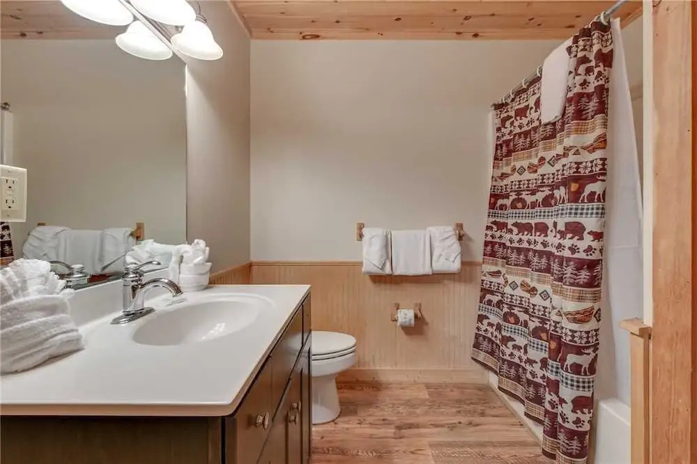 Big Bear 2 - Five Bedroom Cabin