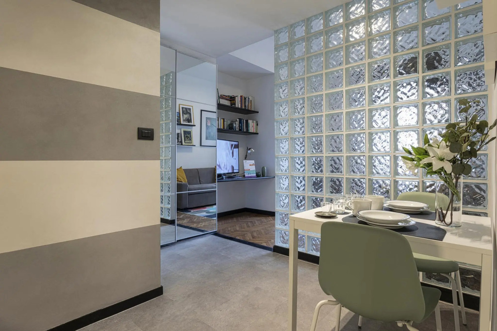 Dante 9 in Genova with 1 bedrooms and 1 bathrooms