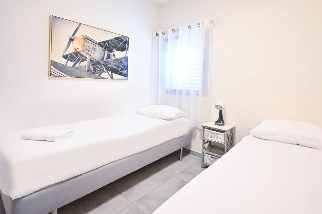 Amazing 2BR Duplex in the city center by HolyGuest
