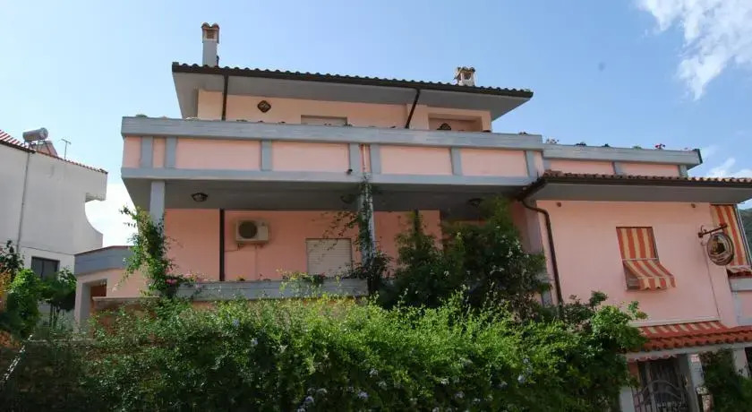 Tanca is Torus guest house