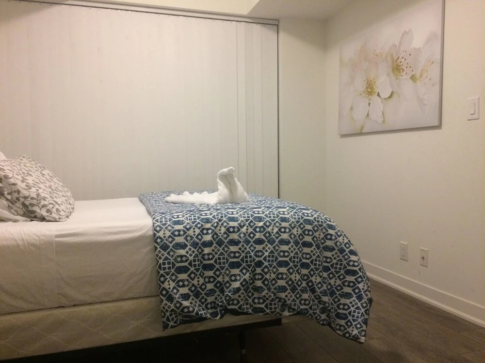 Pelican Suite at Harbour Plaza