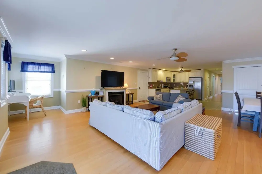 Spacious Wildwood Townhome w/ Covered Balcony