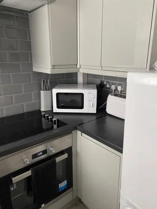 Modern 2 bed sleep 5 close to Anfield Stadium
