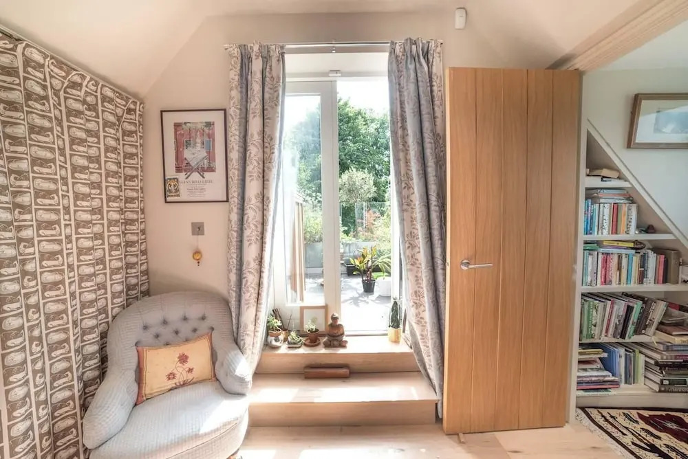 Cosy And Beautiful 4br House