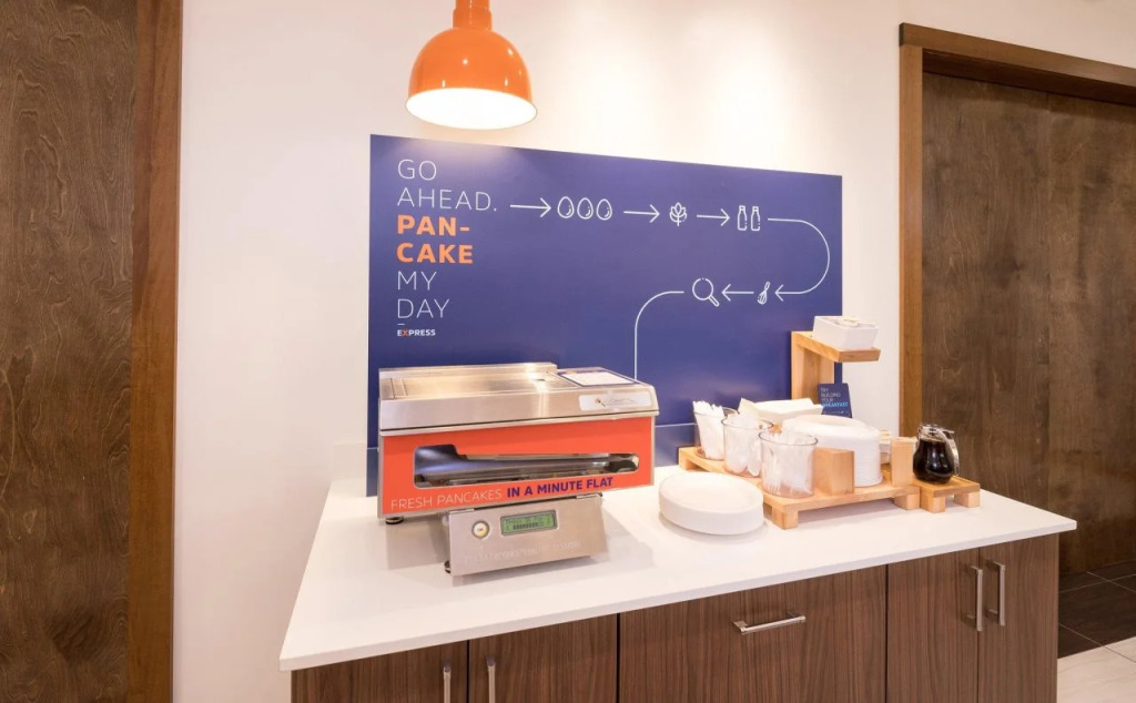 Holiday Inn Express and Suites Kalamazoo West by IHG