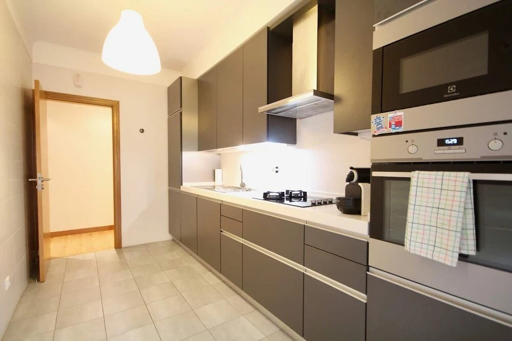 Cozy Orange Telheiras Apartment