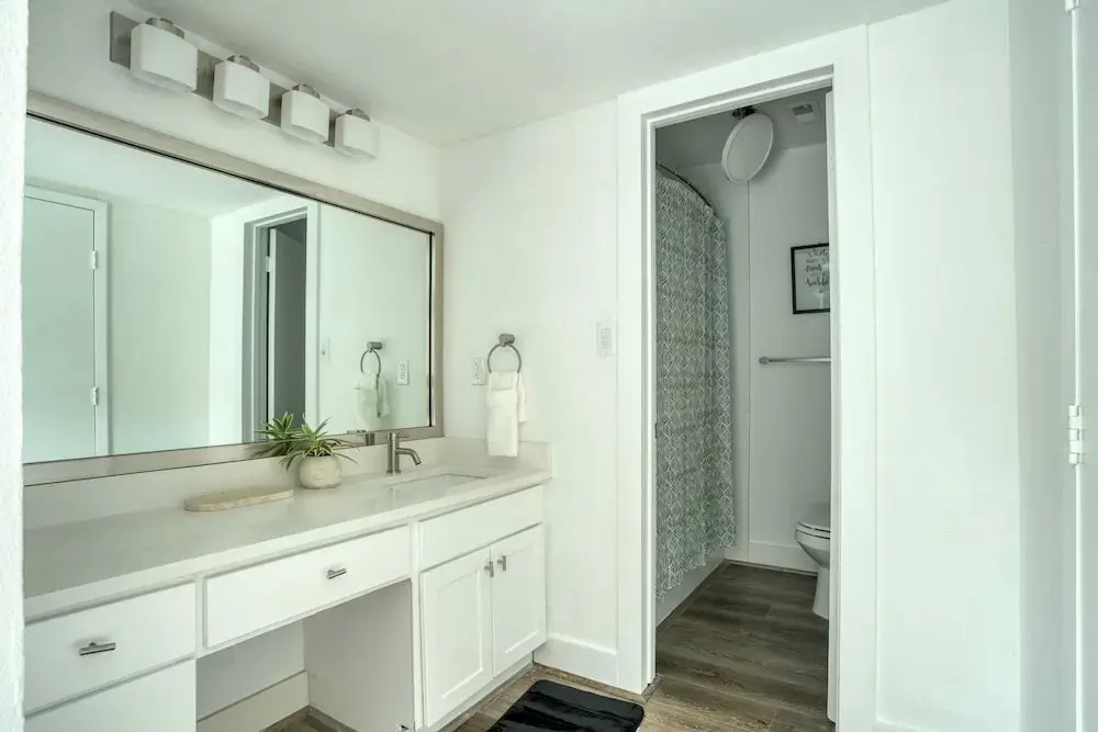 Stylish Retreat, Shared Pool & Yard Near Downtown Fairlawn Lane A by Avantstay