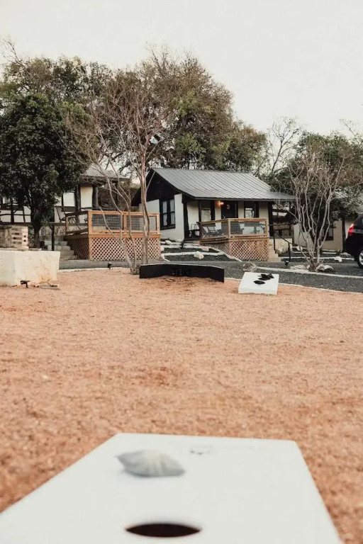 THE VAQUERO MOTEL