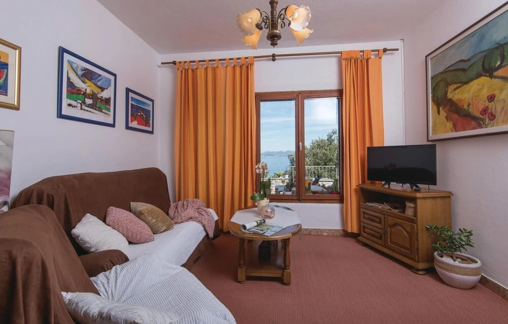 Stunning Home in Crkvice With Wifi and 3 Bedrooms