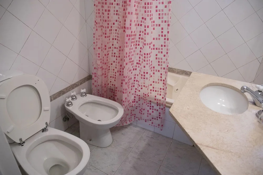 Suites & Studios 3