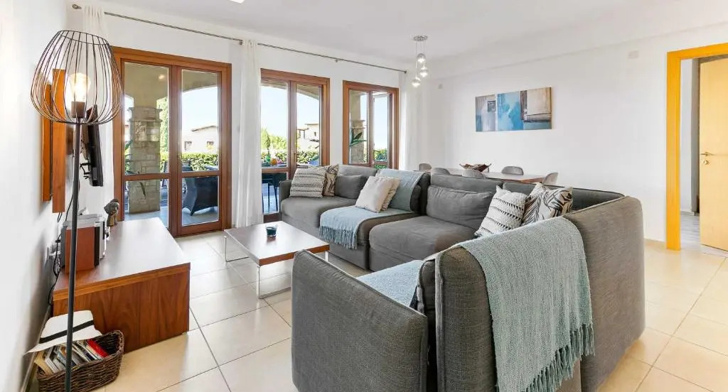 Ground floor Apartment Anthos with Beautiful Sea Views on Aphrodite Hills Resort