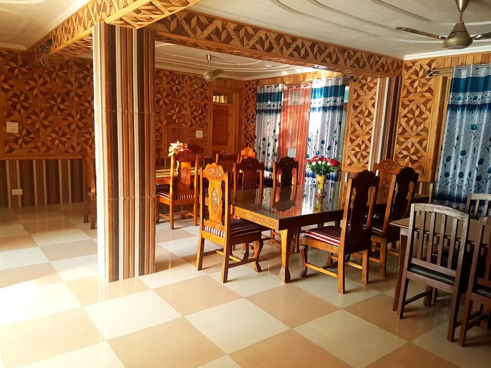 Grand Noora Palace