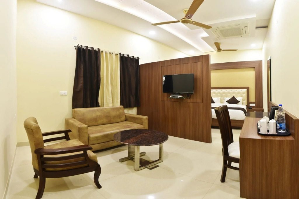 Hotel Amritsar International 2 min walk from Amritsar Bus Stand