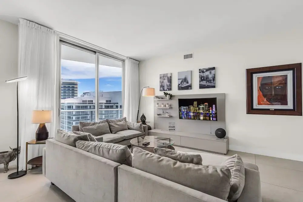 Luxury Penthouse! 4 BDR With Resort Amenities