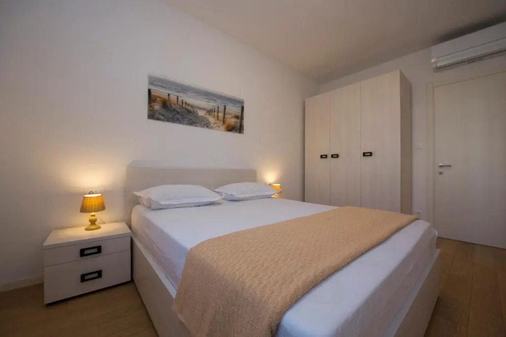 Sea view apartment EMA