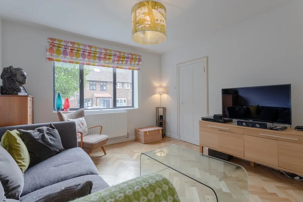 Homely 2 Bedroom House in South East London