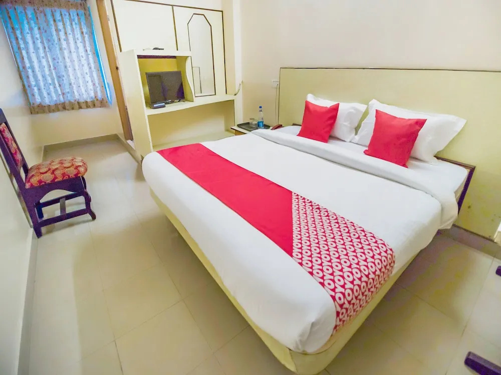 OYO 13300 Anupama Residency