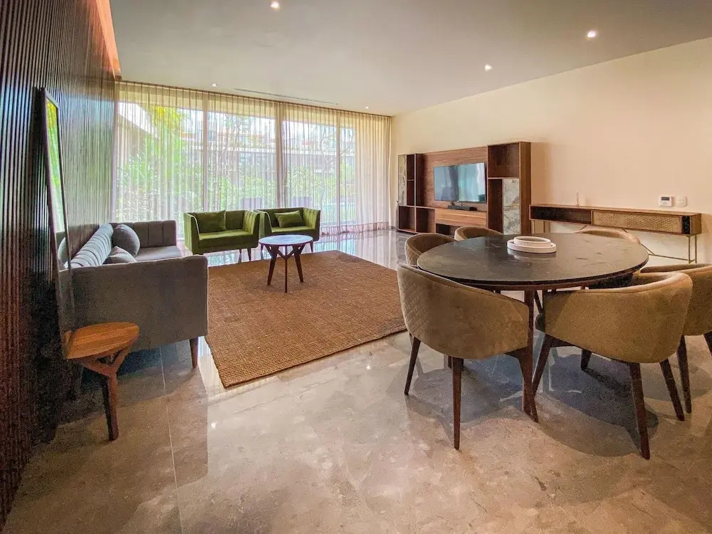Bright Stylish 2 BR Condo With Pool View Gym Spa Access