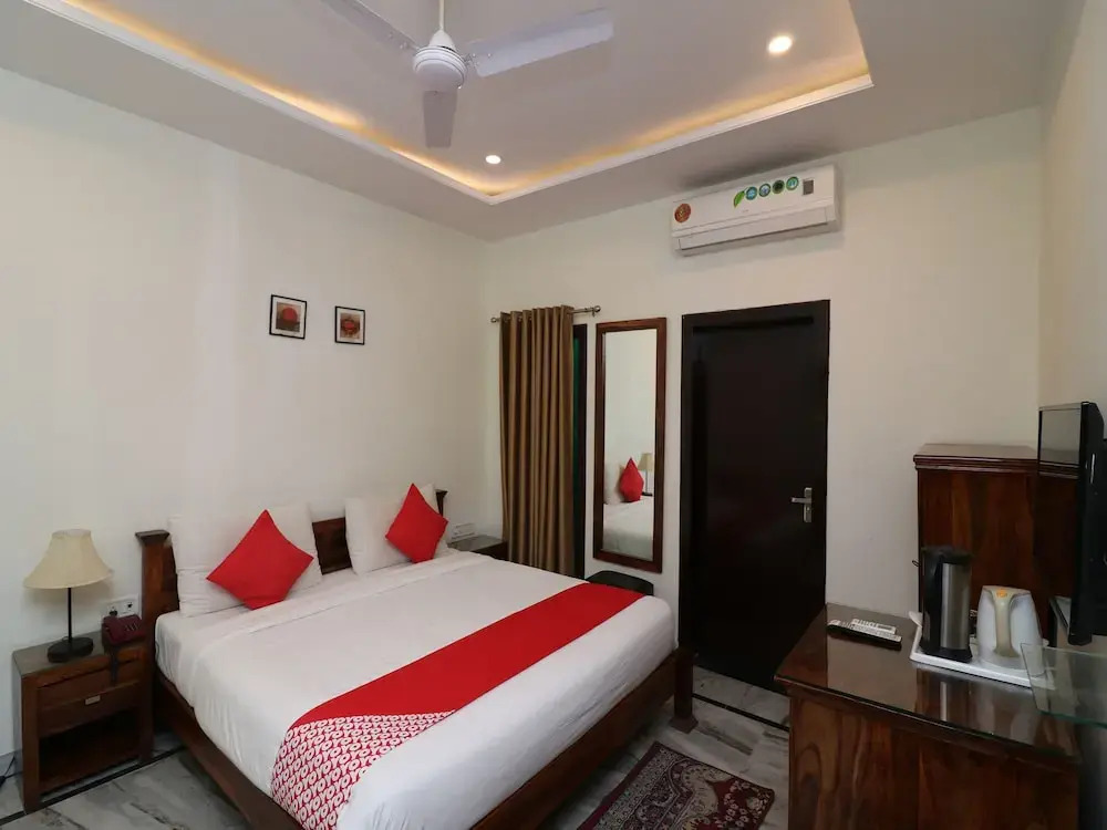 OYO 27759 Hotel Rajputana