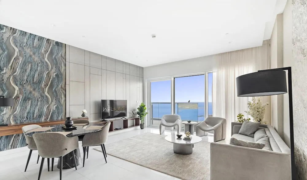 WelHome - Deluxe Apartment With Direct Access to the Beach